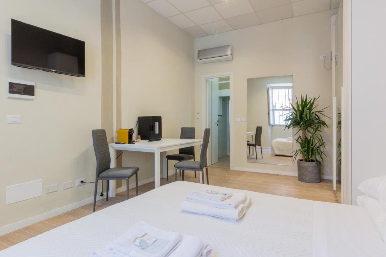 Center Rooms Piacenza Buitenkant foto